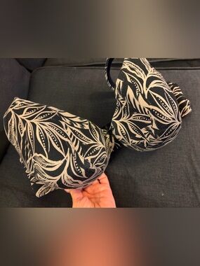 Cacique Black and Cream Leaf-Print Lightly Lined Full Coverage Bra